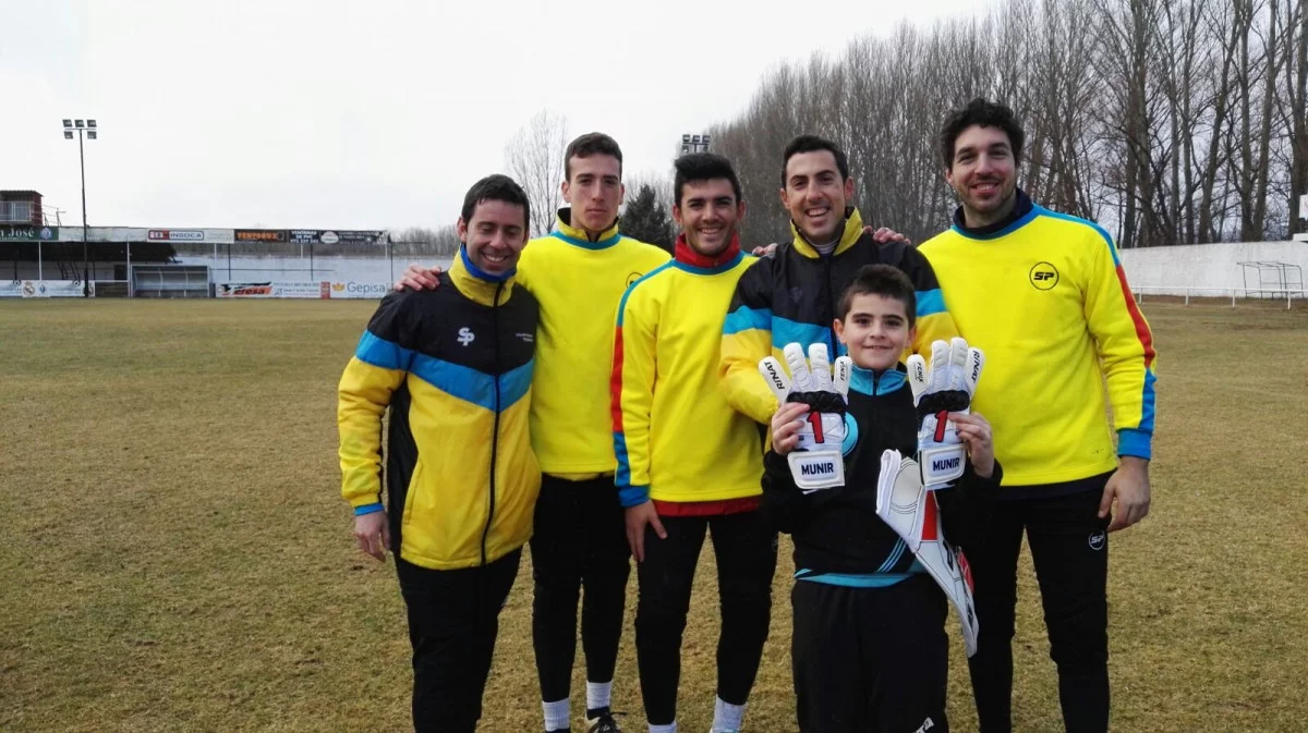 post card 1Marcos Guantes Munir.webp